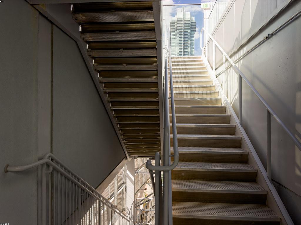 ការពន្យល់អំពីការវិវត្តន៍នៃអាជីវកម្ម KH19